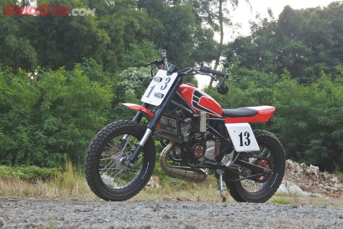 Kawasaki Ninja 150 RR dirombak ala flat tracker. Hilang aura sport bikenya sob!