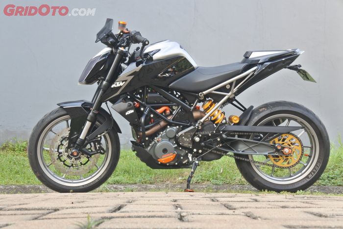 Bagian bodi KTM Duke 250 ini sudah terkena repaint.