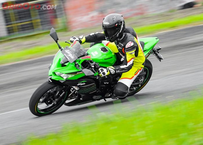 Kawasaki Ninja ZX-25R