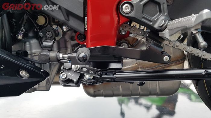 Fitur quickshifter Ninja ZX-25R hanya berfungsi diatas rpm 2500