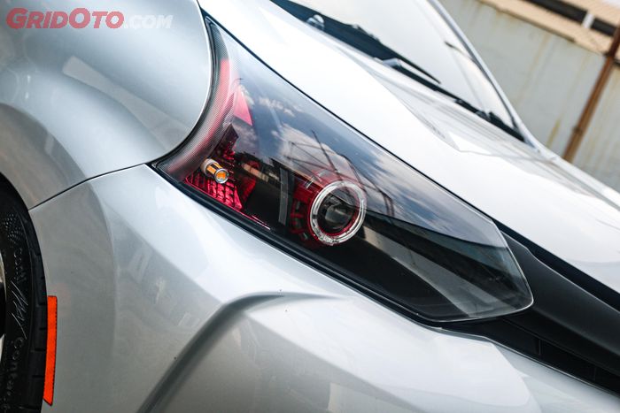 Modifikasi Toyota Veloz custom headlamp proyektor plus kosmetik