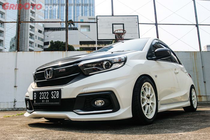 Modifikasi Brio Satya facelift Mobilio RS dan tambah aksen carbon