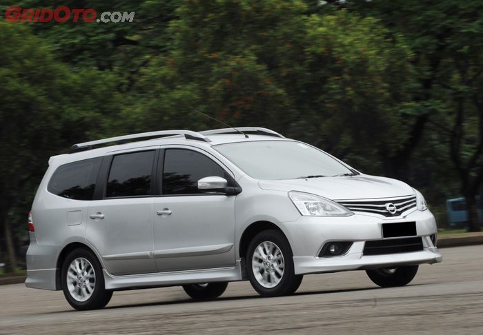 Harga mobil bekas Nissan Livina 