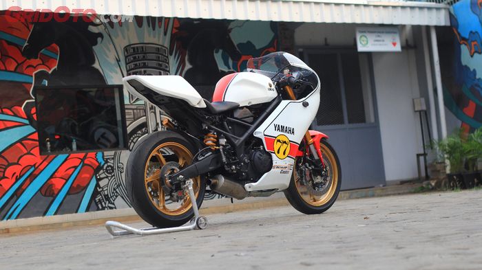 Modifikasi Yamaha R25 jadi retro modern karya RSS