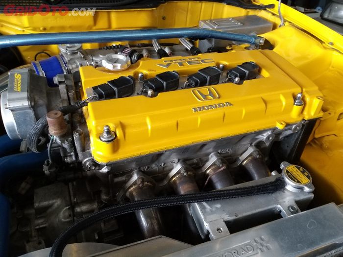 Mesin Honda kode B18C sudah mengadopsi DOHC VTEC