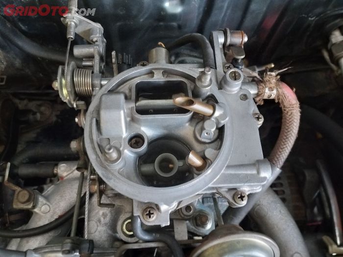 Karburator mobil lawas harus dibersihkan berkala