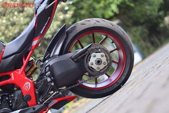 Pakai pro arm Ducati 1098 di Honda CBR250RR.