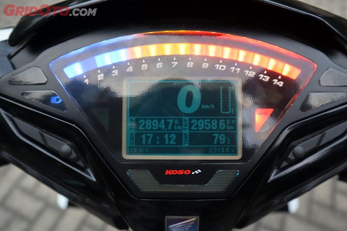 Tampilan spidometer Koso Remora Meter di Honda Vario 125 milik Bagus.