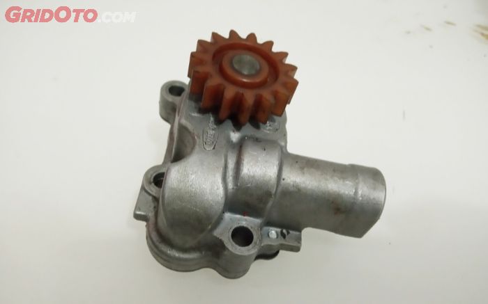 Pompa oli Yamaha MT-25