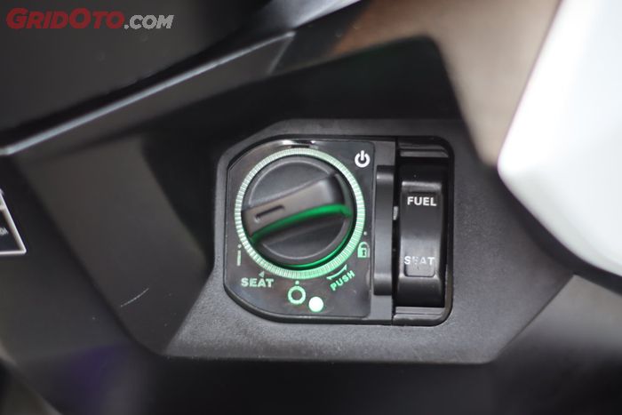 Honda Vario pakai keyless Honda PCX Vietnam, kece plus fungsional 