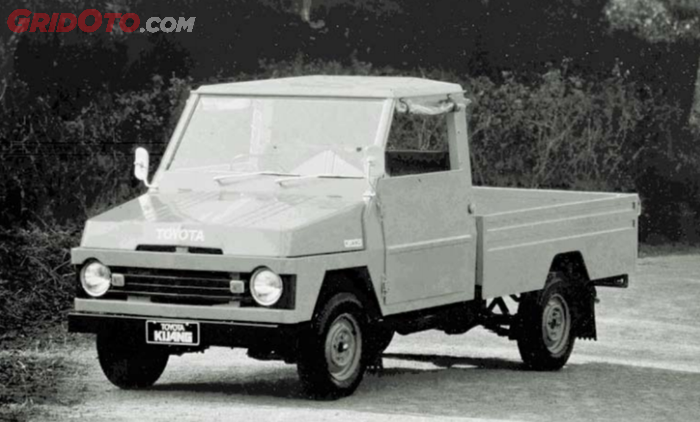 Toyota Kijang generasi pertama atau akrab disebut 'Kijang Buaya'