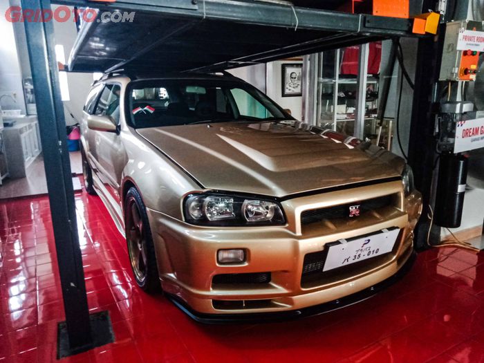 Nissan Stagea berwajah GT-R R34