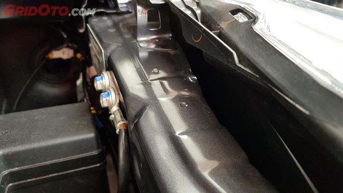 Tanda Bulat Bekas Las Titik di Rangka Mobil