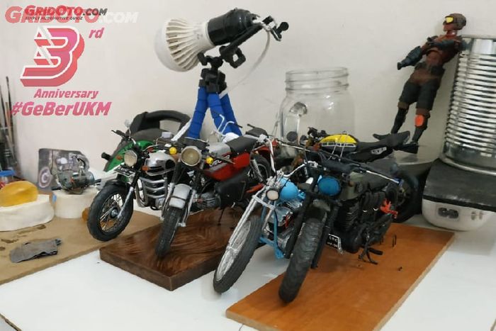Beberapa miniatur motor karya Mang Epi, dari pesanan yang tidak diambil hingga coba-coba buat latihan