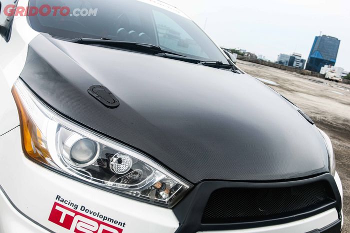 Carbon hood dan hood pin