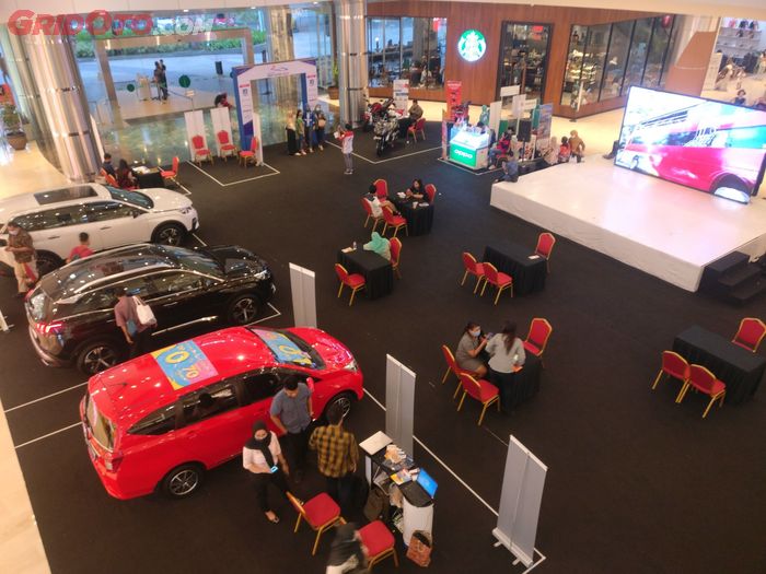 Suasana pameran Grup Astra Solo