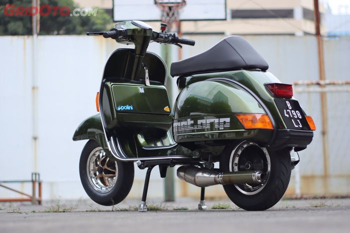 Proses repaint bodi Vespa Exclusive 2 ini makan biaya Rp 6,5 jutaan sob.