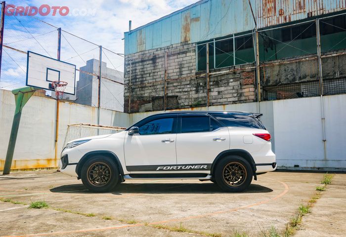 Toyota Fortuner VRZ pasang pelek Lenso ring 18 inci