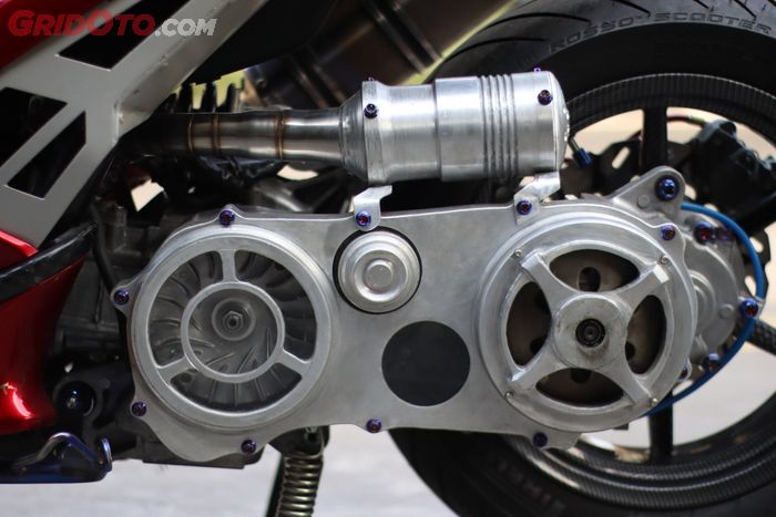 Pakai cover CVT alumunium di Yamaha Aerox? Siapkan dana segini, namun ada hal yang musti diperhatikan sob.