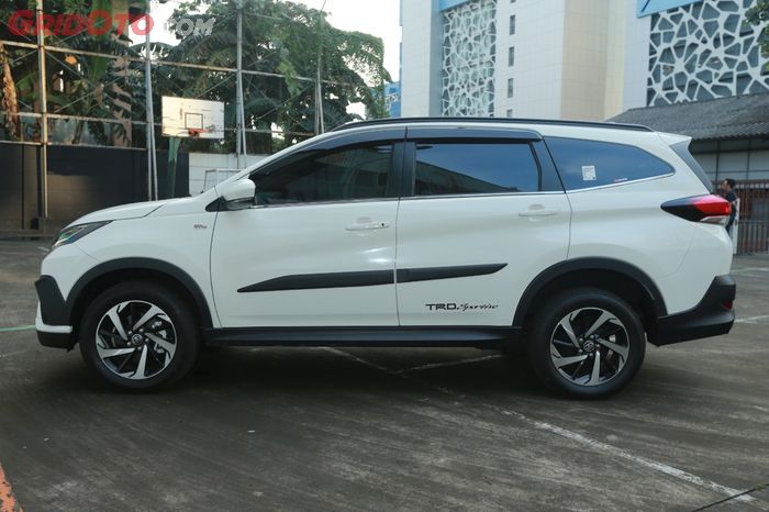 Body Samping Toyota All New Rush TRD Sportivo 2017 AT