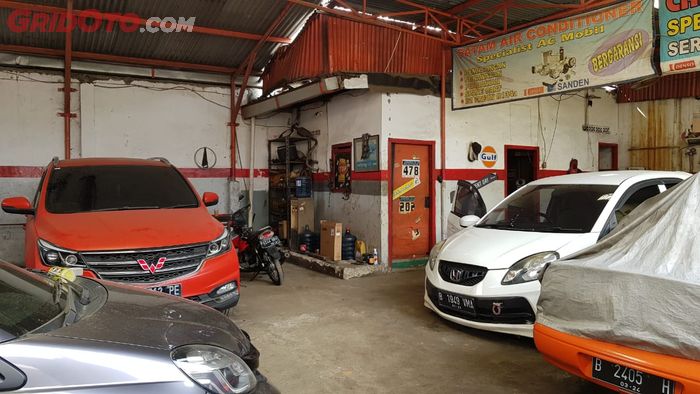 Suasana Bengkel Timorer dan Wuling Motors, Ciputat, Tangerang Selatan
