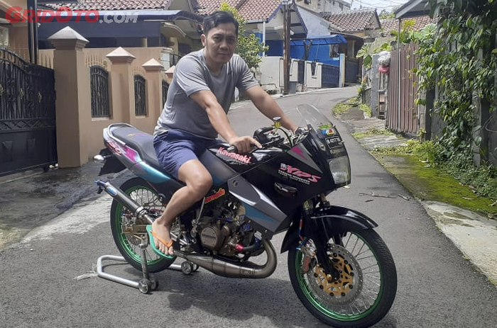 Gio dengan Kawasaki Ninja R modifikasinya