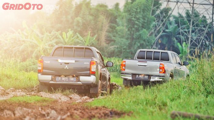 Komparasi Toyota Hilux vs Mitsubishi Triton