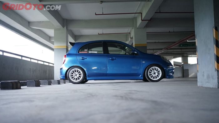 Pasang add-on body kit Nismo untuk Nissan March