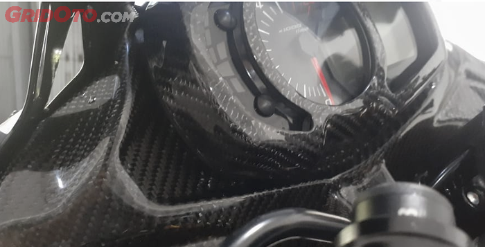Cover speedometer dan dashboar terlapis karbon kevlar