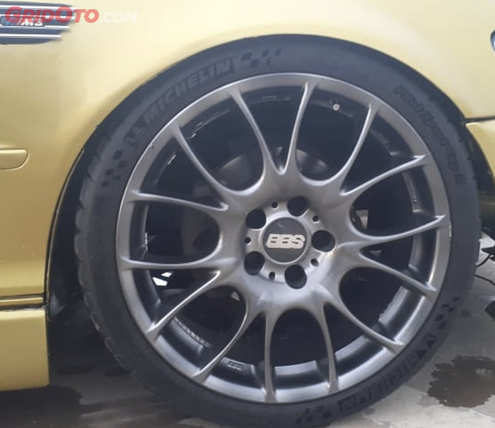 Kaki-kaki makin kece templok BBS CK ring 19 dengan ban Michelin Pilot Sport Cup 2