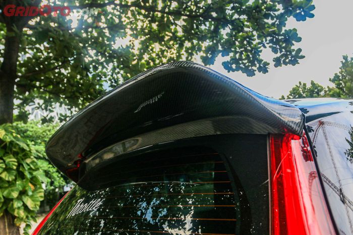 Custom spoiler Spoon berbahan carbon