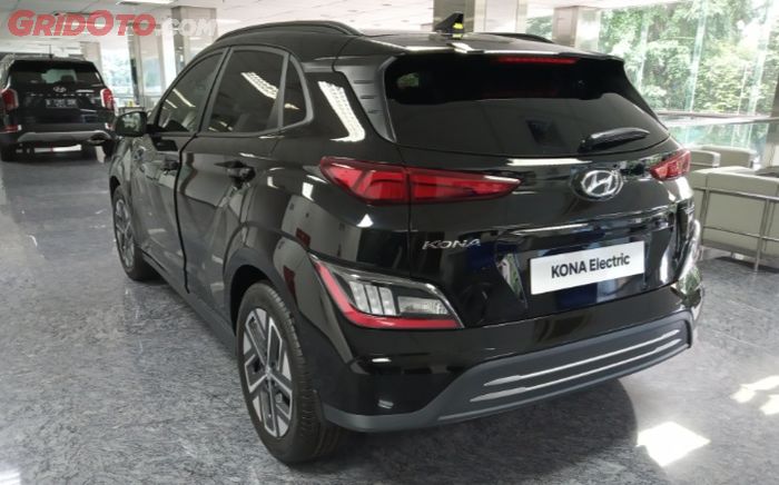 Tampak belakang Hyundai Kona electric