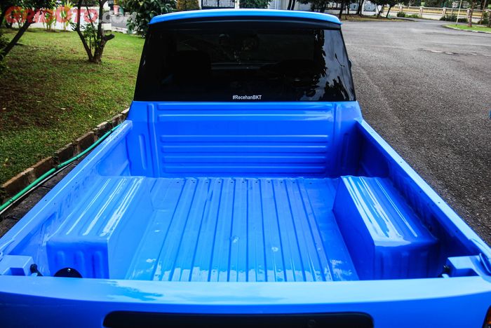 Tampilan bak dari Toyota Kijang pikap milik Satria