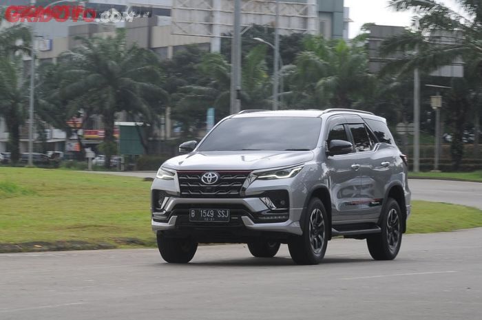 Toyota New Fortuner TRD Sportivo 2.4 A/T