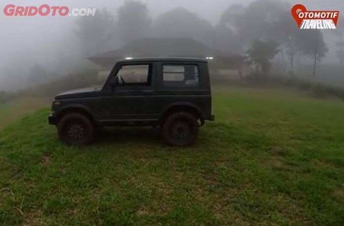 Suzuki Katana saat sampai di lokasi ngecamp Kampung Ulin Kabupaten Bogor .