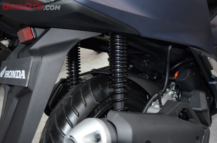Suspensi belakang All New Honda PCX 160 punya jarak main lebih panjang 10 mm dari PCX 150