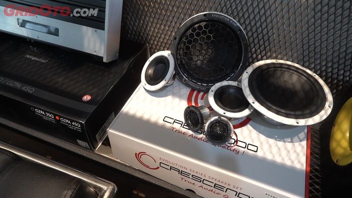 Ilustrasi speaker aftermarket buat modifikasi audio mobil