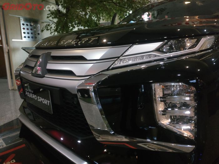 Desain terbaru grille Mitsubishi New Pajero Sport