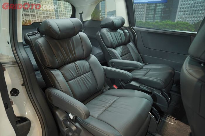Kursi tengah dan belakang Honda Odyssey facelift