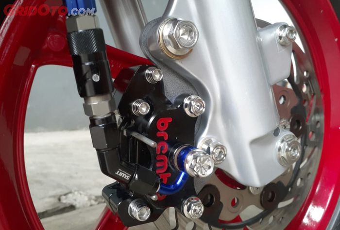 Yamaha Mio pasang kaliper rem Brembo 4P 24 Mini dan baut full Probolt