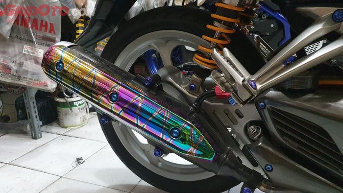 Tameng cover knalpot Yamaha Nouvo warna pelangi anodize
