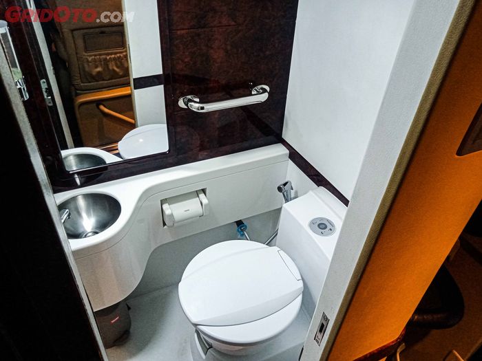 Toilet di kabin motorhome