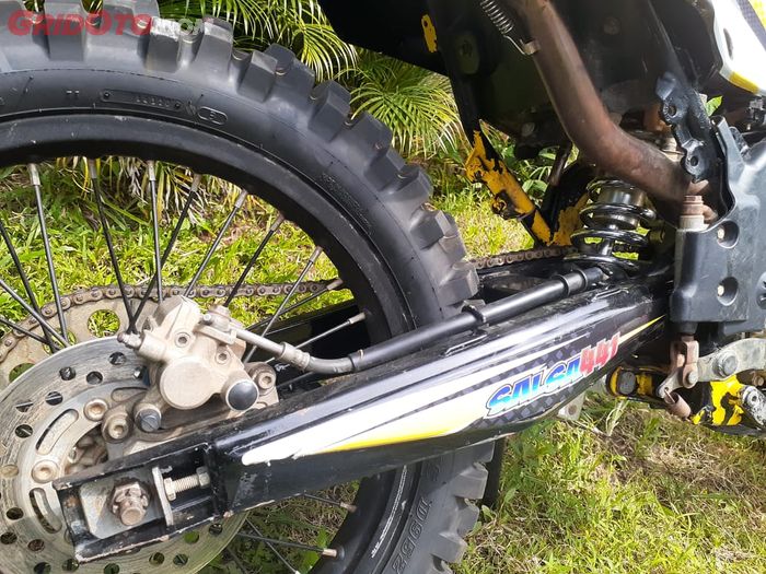 Kawasaki KLX pakai swing arm KTM 250