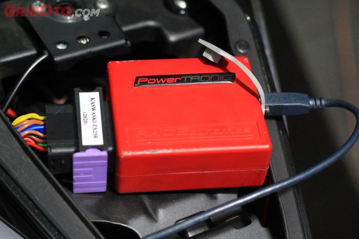 Fuel dan ignition dimanipulasi menggunakan piggyback dari Powertronic