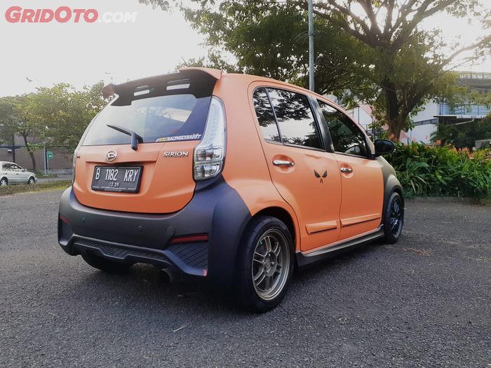 Daihatsu Sirion modifikasi ala street racing