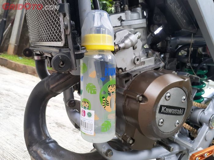 Kawasaki Ninja R road race unik dengan dot bayi gantikan tabung radiator