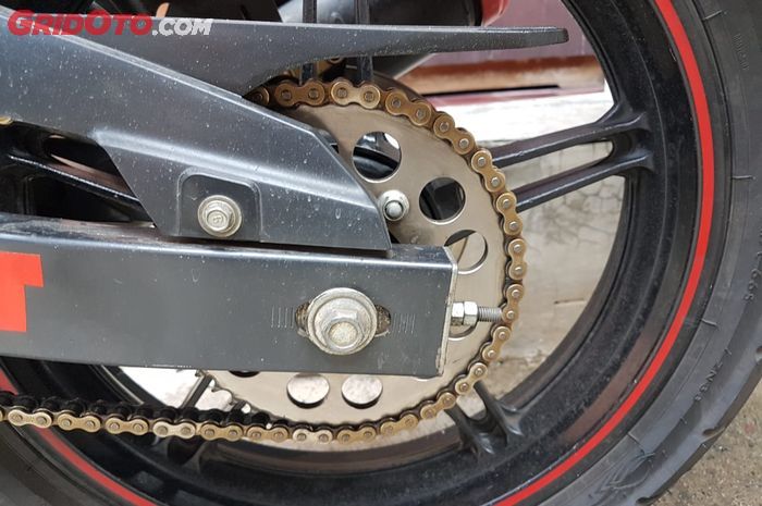 Ilustrasi rantai motor bekas