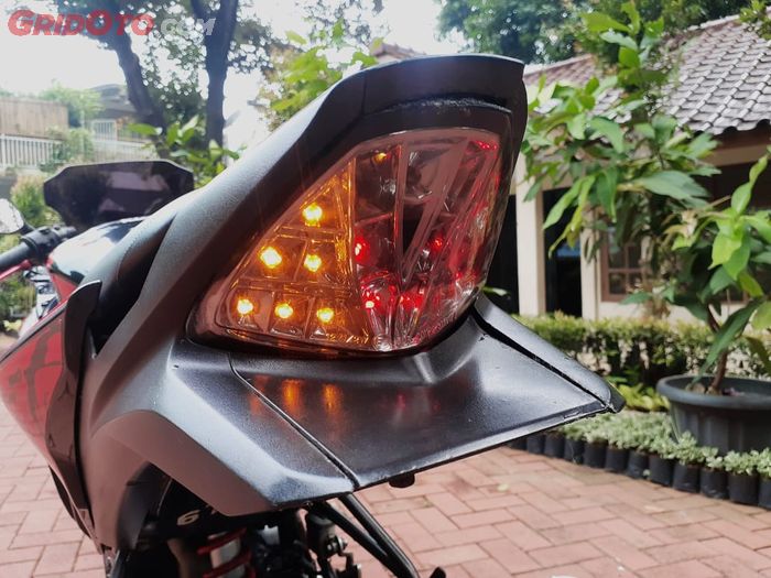 Stoplamp Honda CBR150R Thailand pakai model Threeway