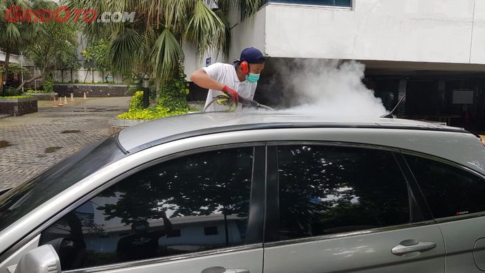 Cuci Mobil dengan Metode Uap Panas dari Autospa.id