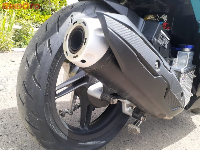 Knalpot Honda Vario 150 diganti dengan knalpot copy CMS custom ulang